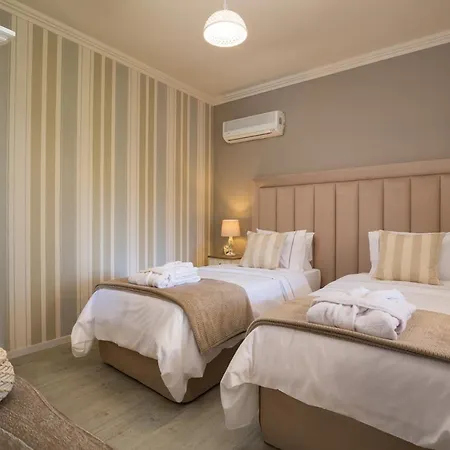 Chryssa By Paxosretreats * Longós