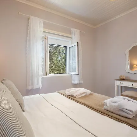 Chryssa By Paxosretreats *