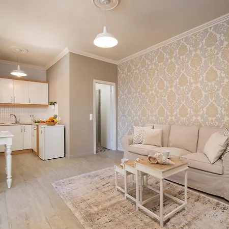 Chryssa By Paxosretreats Longós